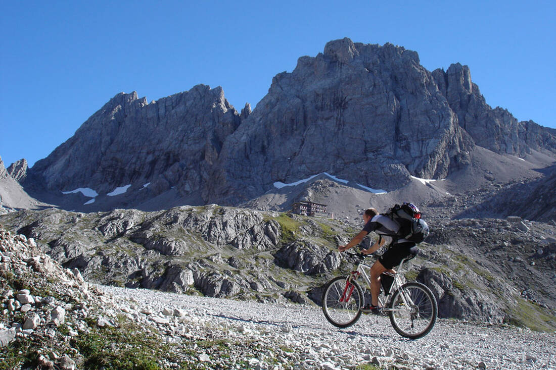 Biker nelle Dolomiti di Lienz