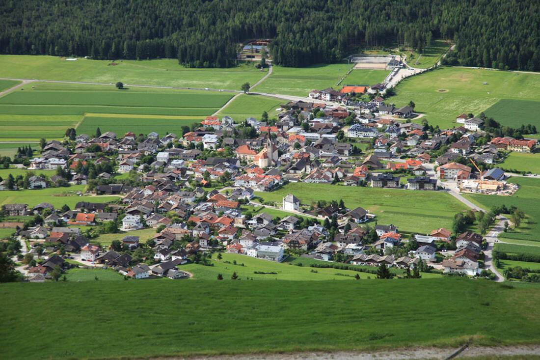 Veduta aerea di Falzes (1220 m)