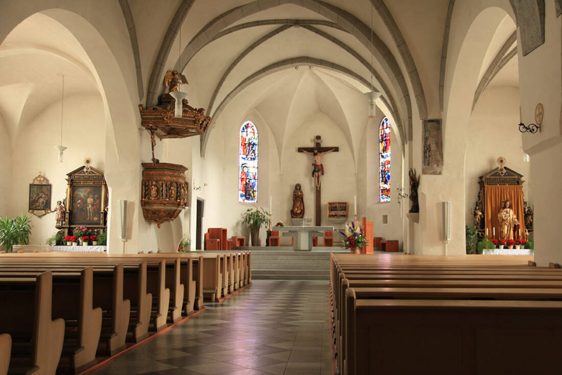 Vista interna della chiesa parrocchiale di San Lorenzo
