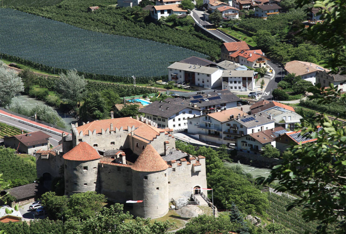 Castello di Castelbello con vista sul villaggio