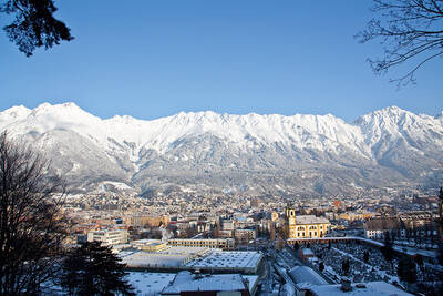 Winterstimmung in Innsbruck - im Hintergrund die Nordkette
