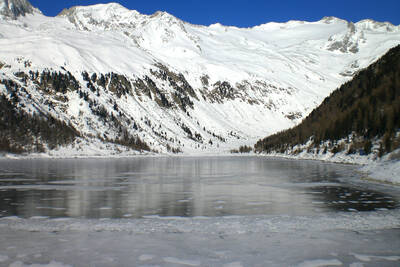 Lago di Neves invernale